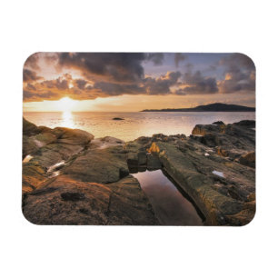 USA, Washington, San Juan Islands.  A dramatic 2 Magnet