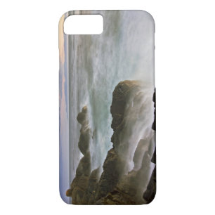 USA, Washington, San Juan Islands.  Waves crash iPhone 8/7 Case