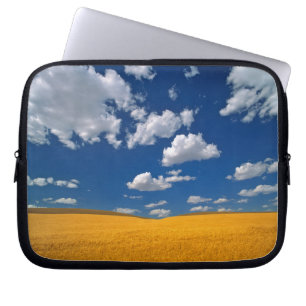 USA, Washington State, Colfax. Ripe barley meets Laptop Sleeve