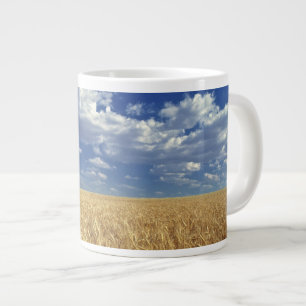 USA, Washington State, Colfax. Ripe wheat Large Coffee Mug