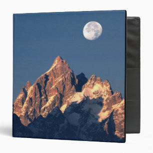 USA, Wyoming, Grand Teton NP. A full moon sets Binder