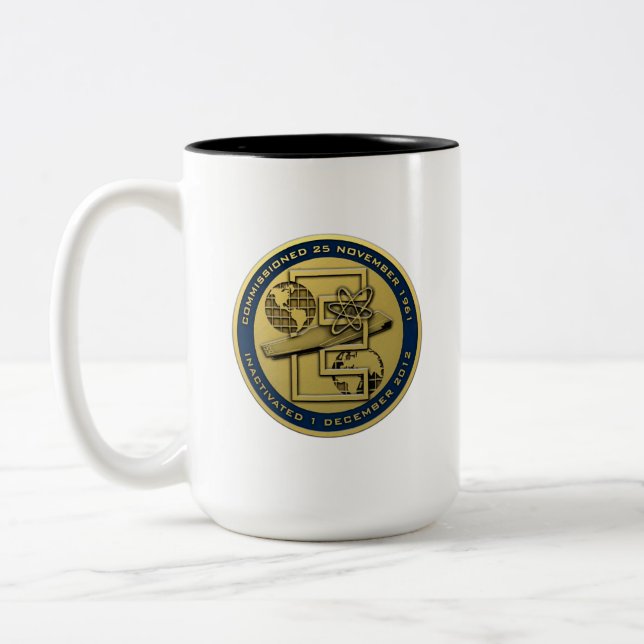 USS ENTERPRISE DE LA TASSE CVN-65 COMMÉMORATIVE (Gauche)