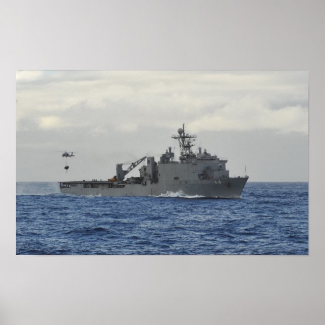 USS Gunston Hall (LSD 44) Poster (Front)