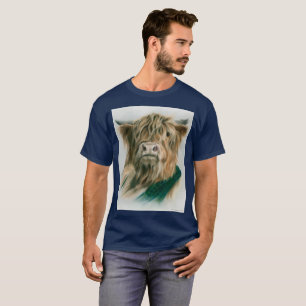 Vache Highland avec T-shirt bleu et vert