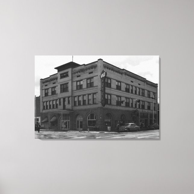 Vale, Oregon View of Hotel Vale Photograph Canvas Print (Front)