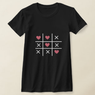 Valentine day tic tac toe hearts T-Shirt