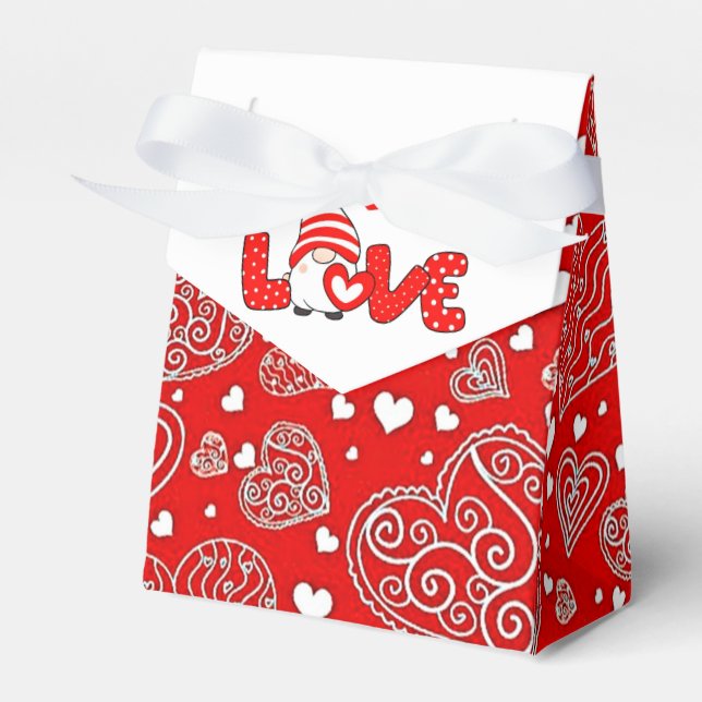Valentine gnome  favor box (Front Side)