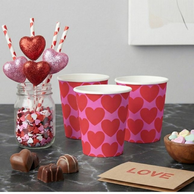 Valentine's Day Pink and Red Heart Pattern Party Paper Cups (Creator Uploaded)