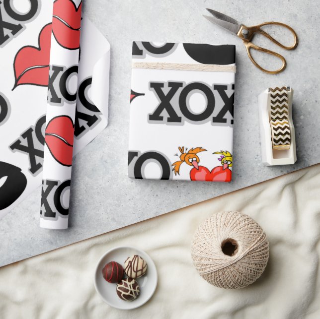 Valentine's Day Wrapping Paper Xoxo Bird Hearts (Crafts)