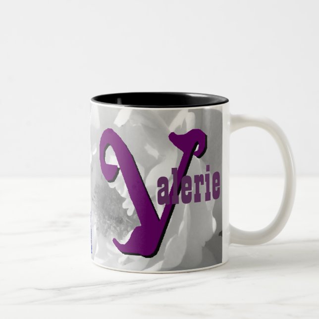 Valerie a personnalisé la tasse nommée (Droit)