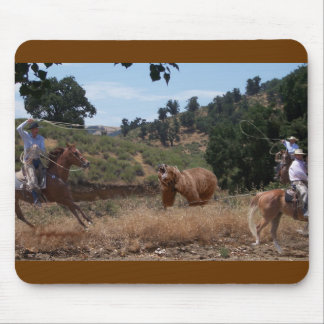 Vaquero Roping Grizzly Mousepad