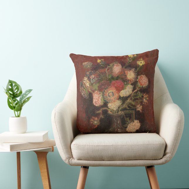 Vase with Chinese asters and gladioli van Gogh Throw Pillow (Chair)