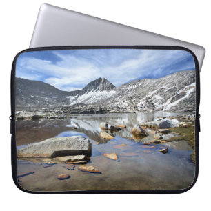 Vee Lake - Sierra Laptop Sleeve