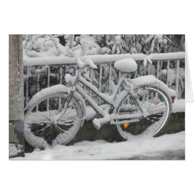 Vélo couvert de neige (Devant horizontal)