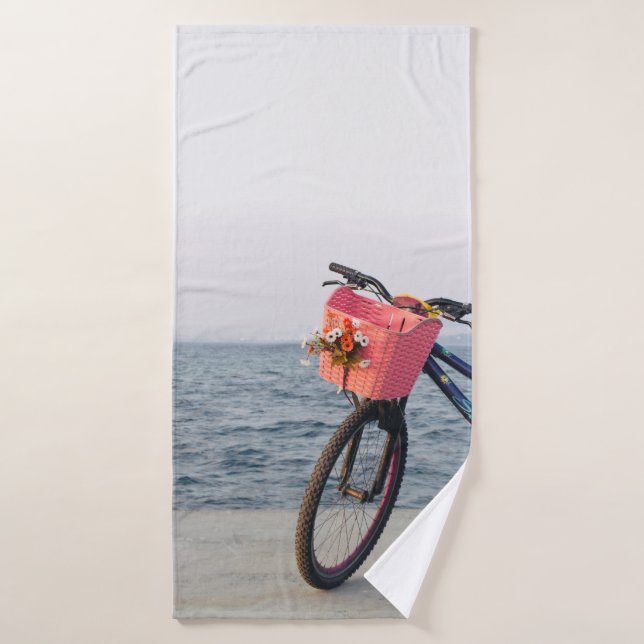 Vélo noir et bleu avec panier (Serviette de bain)