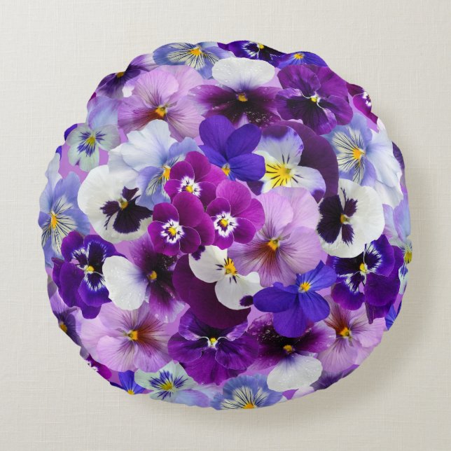 Velvet Pansy Purple Garden Floral Pattern  Round Pillow (Front)