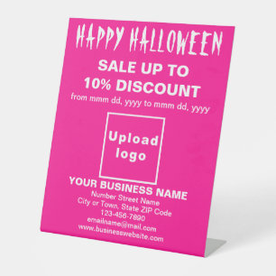 Vente d'Halloween d'affaires sur un panneau sur pi