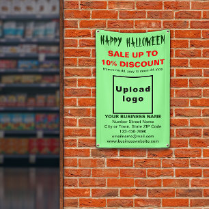 Vente d'Halloween d'affaires sur une bannière vert