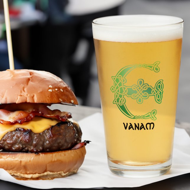 Verre 16e Century Celtic Knot Decorative Capital E (Créateur téléchargé)