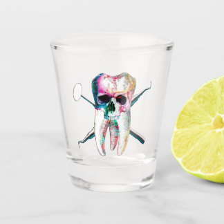 Verre à liqueur de dent d'os dentaires de crâne et