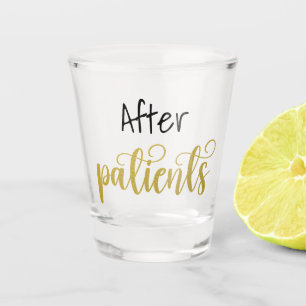 Verre A Shot Après Patients Funny Nurse Doctor travailleur Médi
