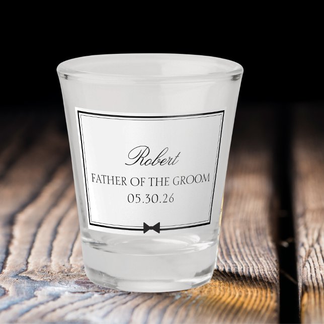 Verre A Shot Bowtie classique personnalisée Père de la salle (Custom father of the groom shot glass – add names & dates for the perfect, fun wedding party gift.)