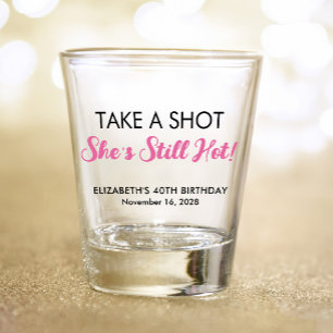 Verre A Shot Chaud Drôle À 40 Ans
