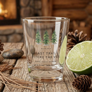 Verre A Shot Dernière Fête de Fiançailles en Camping dans la Fo