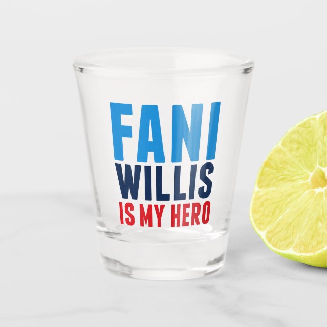 Verre A Shot Fani Willis est mon héros (Devant)