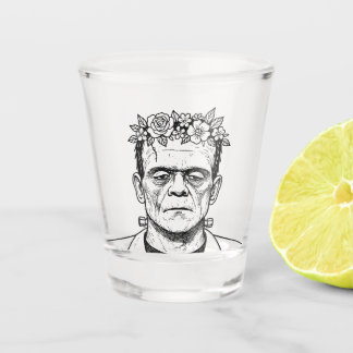 Verre A Shot FRankenstien avec une couronne de fleurs
