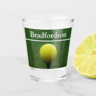 Verre A Shot Golfs nom Yellow Golf Ball terrain de golf vert