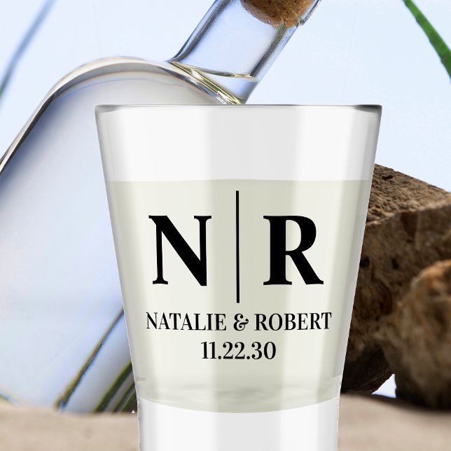 Verre A Shot Initiales mariage Monogramme Et Groom (Créateur téléchargé)