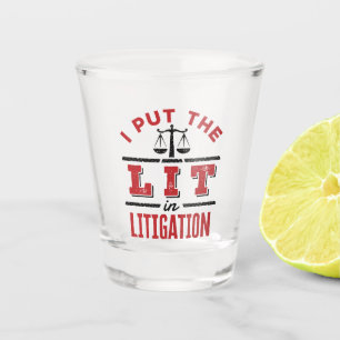 Verre A Shot J'ai mis la lumière dans le procès de l'avocat du