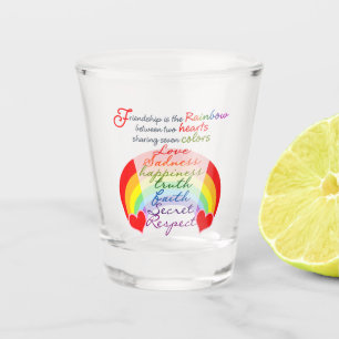 Verre A Shot L'amitié est l'arc-en-ciel BFF indiquant la