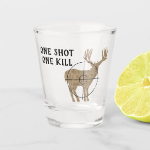Verre A Shot Les cerfs communs chassant un ont tiré une mise