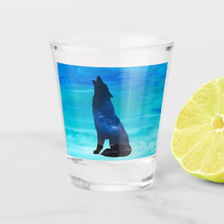 Verre A Shot Loup hurlant, chien hurlant en double exposition