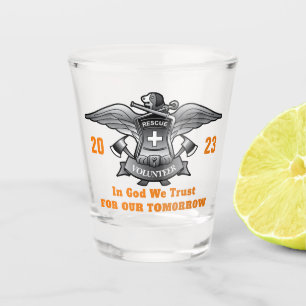 Verre A Shot Secourir un bénévole
