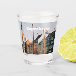 Verre A Shot The iconic Nyhavn, Copenhagen, Denmark