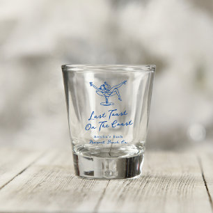Verre A Shot Toast Dernier bleu à main blanche tiré sur la côte