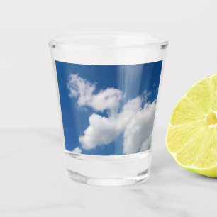 Verre A Shot Une rangée de nuages