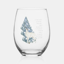 Le Cerf Laisse Des Empreintes Dans La Neige