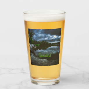 Verre Arbres au bord d'un beau lac du Connecticut