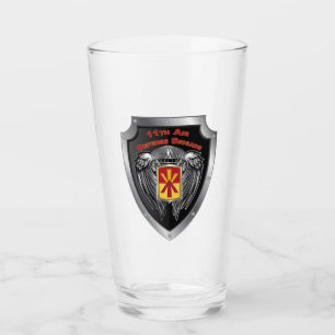 Verre Bouclier "Train To Fight" de la 11e brigade de déf