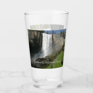 Verre Chutes de Vernal I dans le parc national de Yosemi