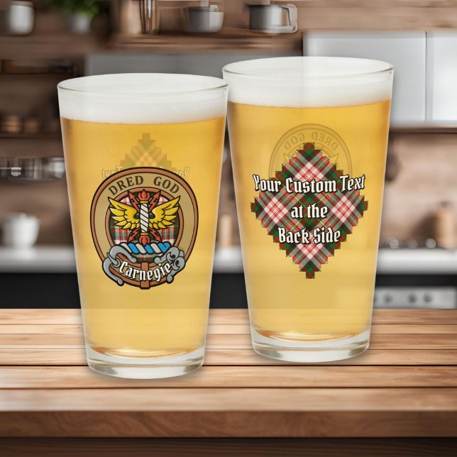 Verre Clan Carnegie Crest sur la robe Tartan (Créateur téléchargé)