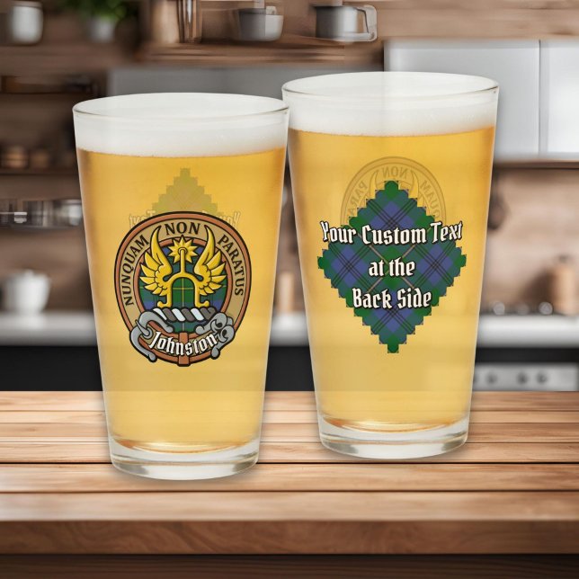 Verre Clan Johnston Crest sur Tartan (Créateur téléchargé)