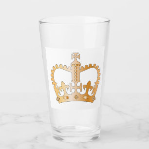 Verre Couronne dorée isolée