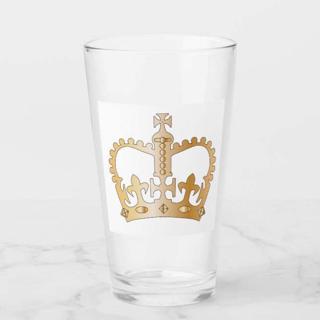 Verre Couronne dorée isolée (Devant)
