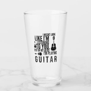 Verre dans ma tête, je joue de la guitare