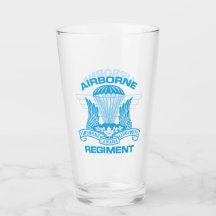 Verre de bière du Régiment aéroporté du Canada